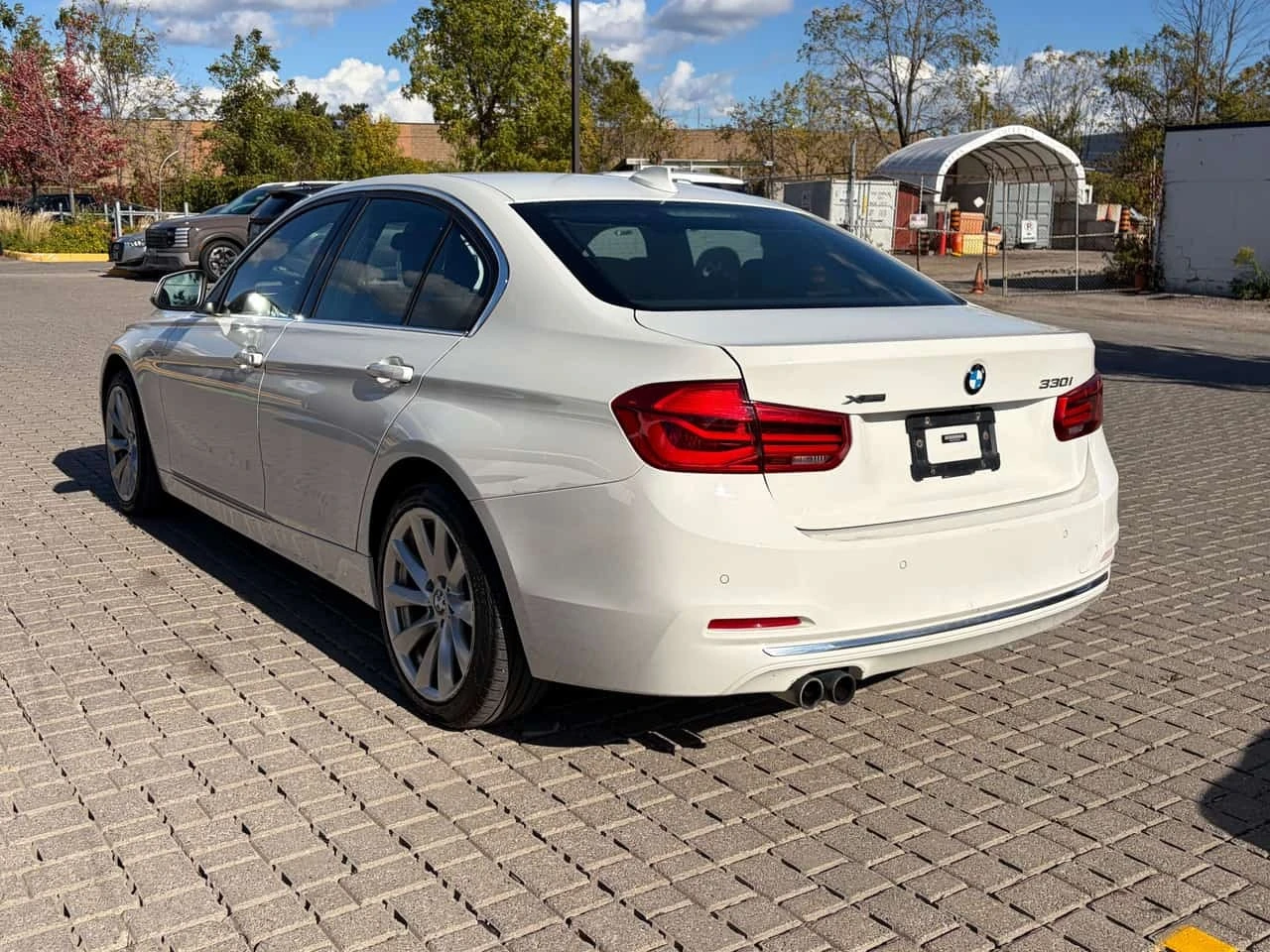 BMW 330 * 330i 4dr Sdn 330i xDrive AWD * CARFAX *  | Mobile.bg � ����������� 5