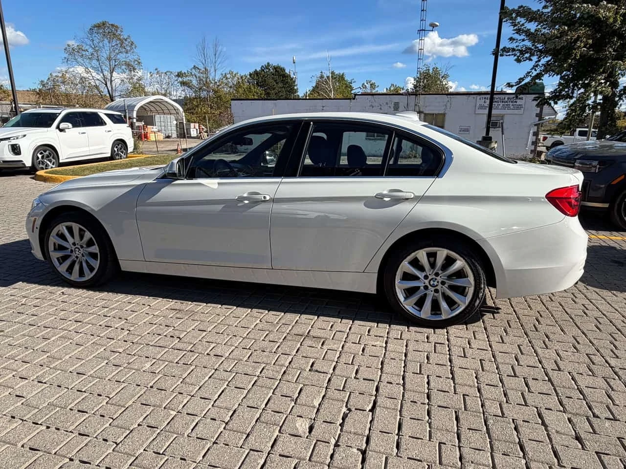 BMW 330 * 330i 4dr Sdn 330i xDrive AWD * CARFAX *  | Mobile.bg � ����������� 6