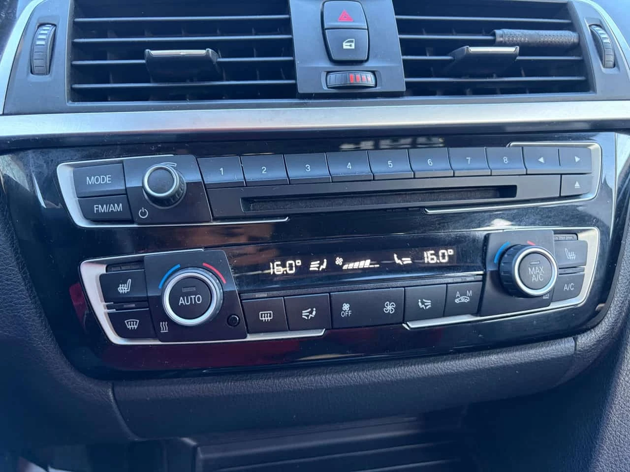 BMW 330 * 330i 4dr Sdn 330i xDrive AWD * CARFAX *  | Mobile.bg � ����������� 17