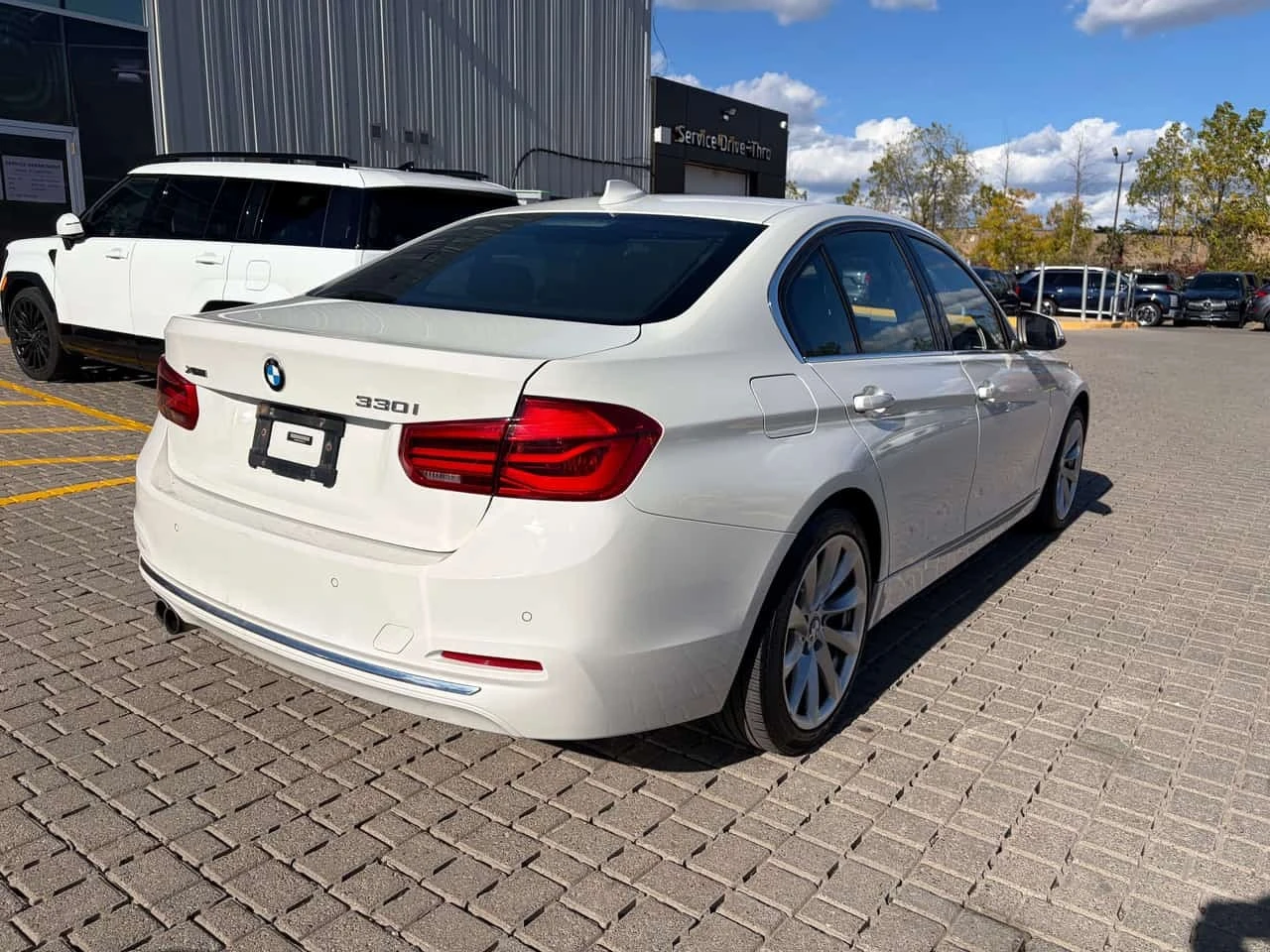 BMW 330 * 330i 4dr Sdn 330i xDrive AWD * CARFAX *  | Mobile.bg � ����������� 3