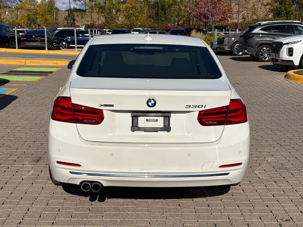 BMW 330 * 330i 4dr Sdn 330i xDrive AWD * CARFAX *  | Mobile.bg � ����������� 4