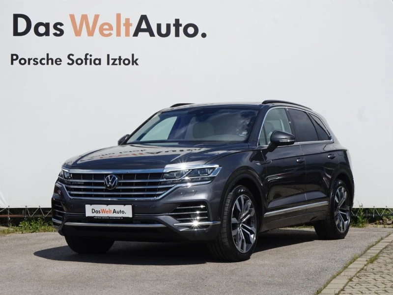 VW Touareg Elegance 3.0 V6 eHybrid 4MOTION, снимка 1 - Автомобили и джипове - 46070578