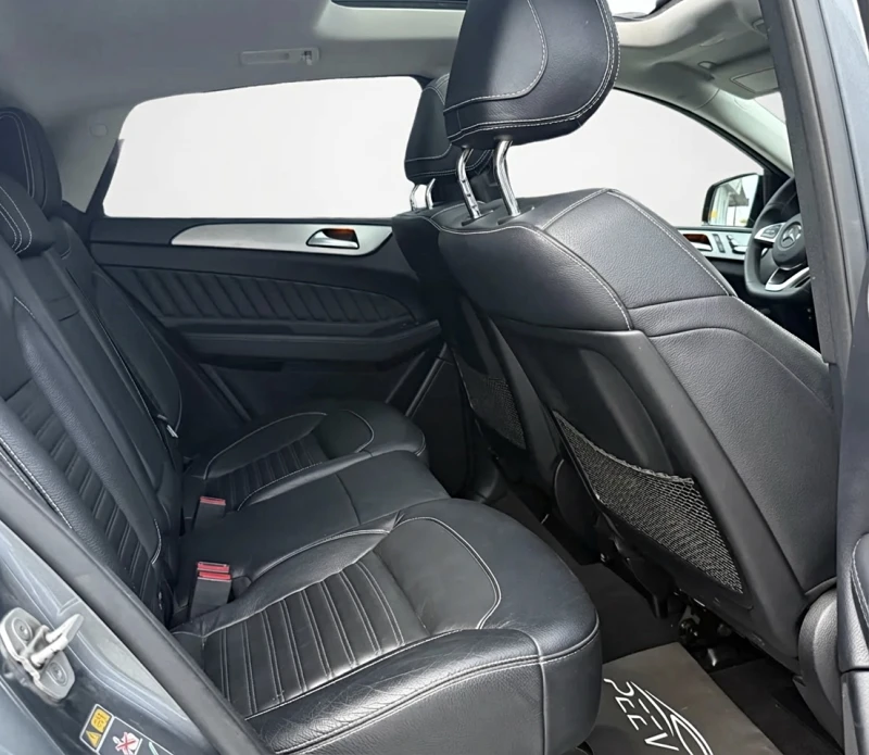 Mercedes-Benz GLE 350 AMG#DISTRONIC#PANORAMA#PODGREV#HARMAN #MAXX FULL, снимка 13 - Автомобили и джипове - 52898345