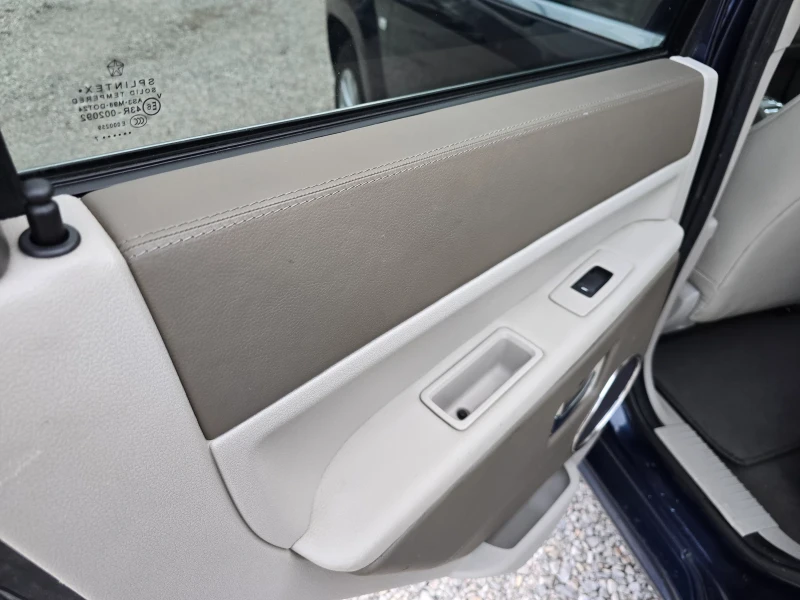 Jeep Grand cherokee 3.0CRD OVERLAND, снимка 16 - Автомобили и джипове - 53431729