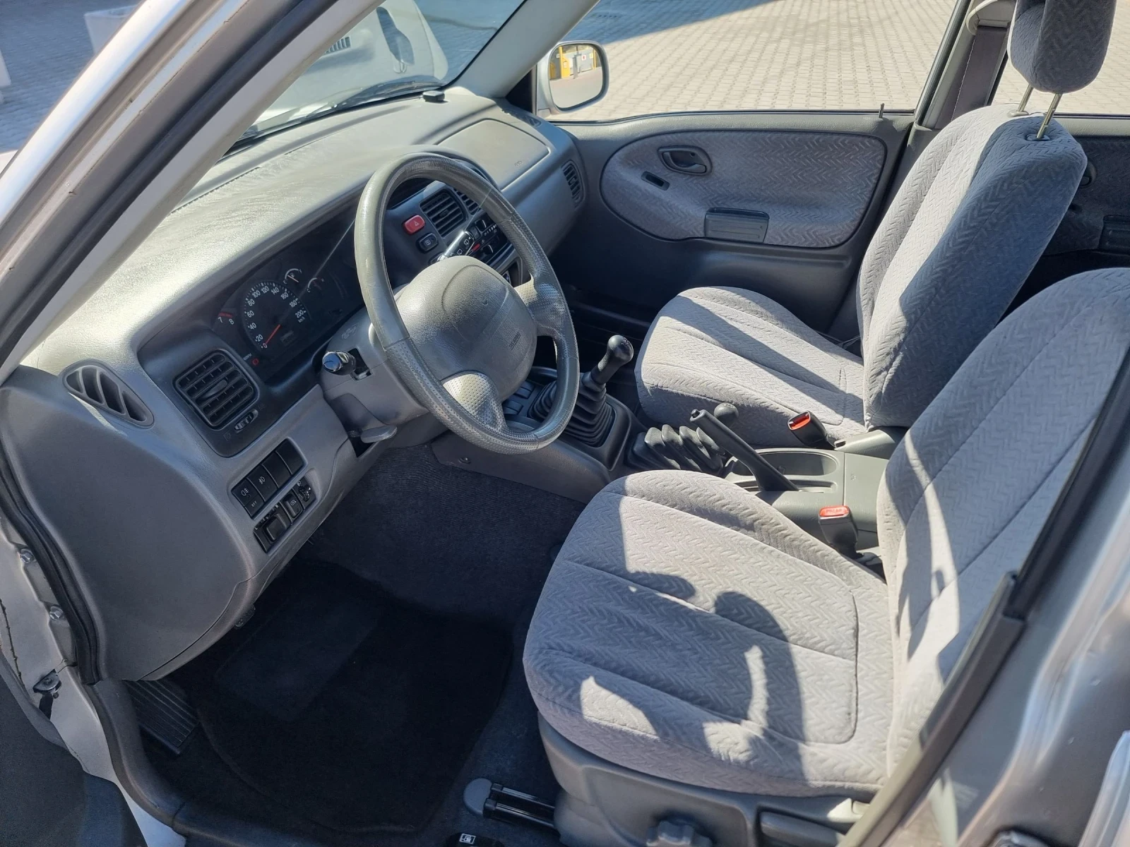 Suzuki Grand vitara 2.5, снимка 10 - Автомобили и джипове - 53813213