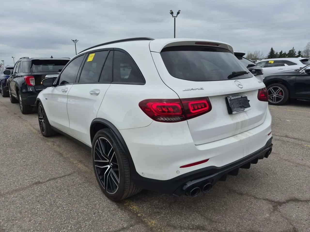 Mercedes-Benz GLC 43 AMG BURMESTER * PANO * KEYLESS *  ПОДГРЕВИ * CARFAX, снимка 4 - Автомобили и джипове - 54569239