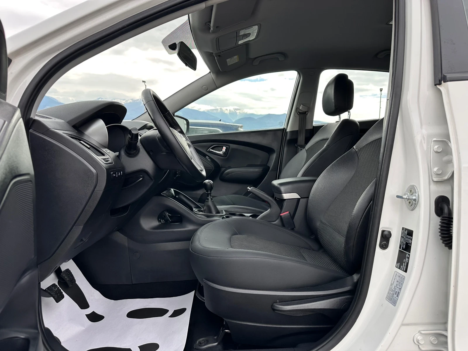Hyundai IX35 2.0CRDI-4X4-КОЖА-ПОДГРЕВ-СЕРВИЗНА ИСТОРИЯ-ТОП, снимка 7 - Автомобили и джипове - 54726269