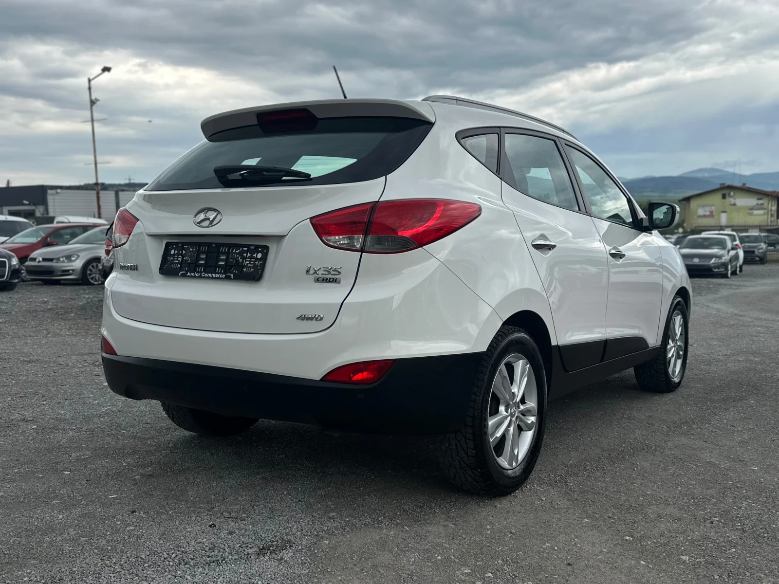 Hyundai IX35 2.0CRDI-4X4-КОЖА-ПОДГРЕВ-СЕРВИЗНА ИСТОРИЯ-ТОП, снимка 4 - Автомобили и джипове - 54726269