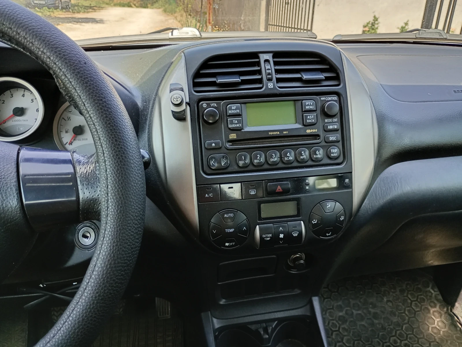 Toyota Rav4, снимка 10 - Автомобили и джипове - 55730471
