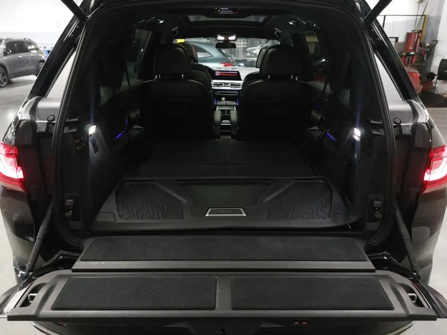 BMW X7 xDrive50i* FULLPPF* Bowers&Wilkins, снимка 3 - Автомобили и джипове - 55848039