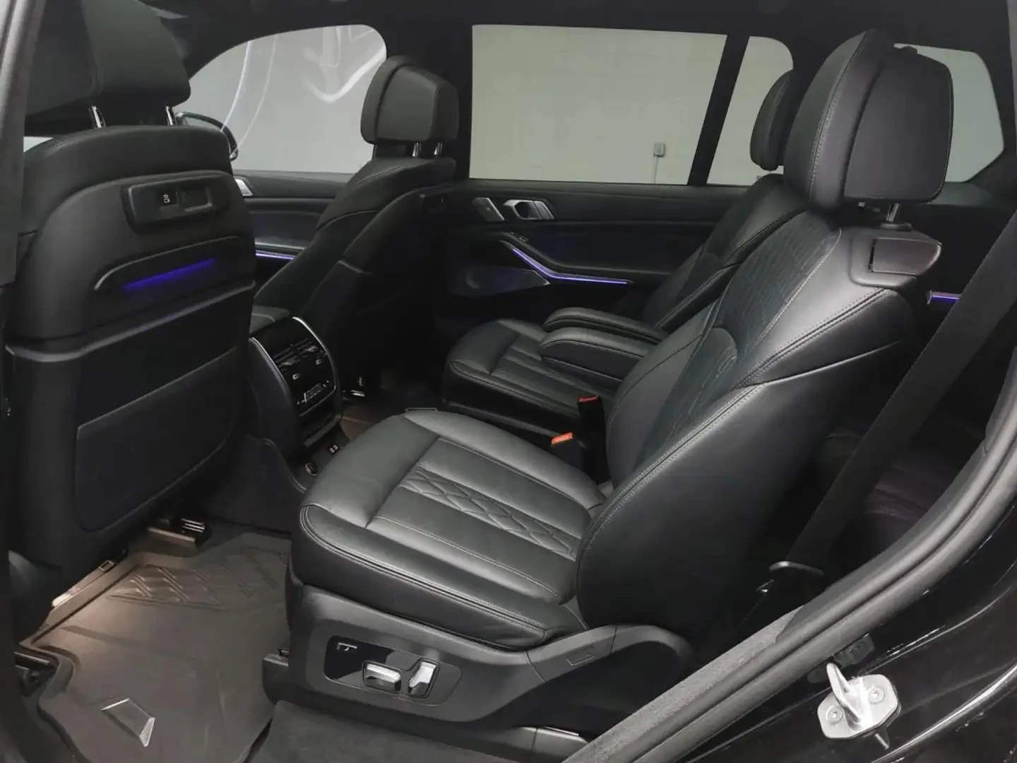 BMW X7 xDrive50i* FULLPPF* Bowers&Wilkins, снимка 15 - Автомобили и джипове - 55848039