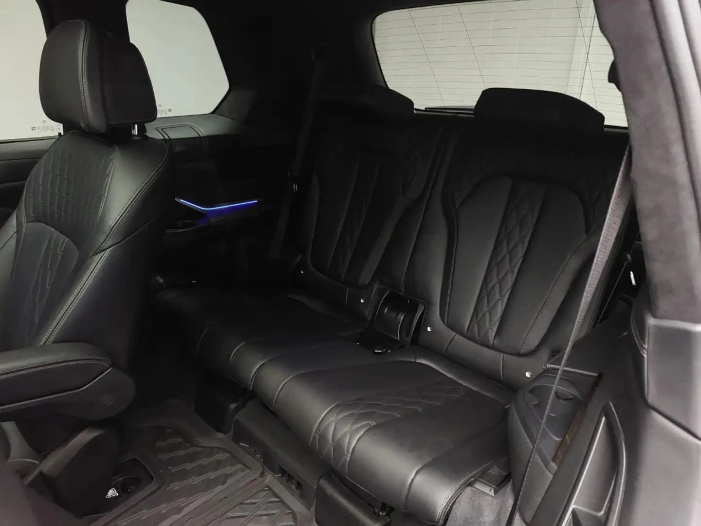 BMW X7 xDrive50i* FULLPPF* Bowers&Wilkins, снимка 16 - Автомобили и джипове - 55848039