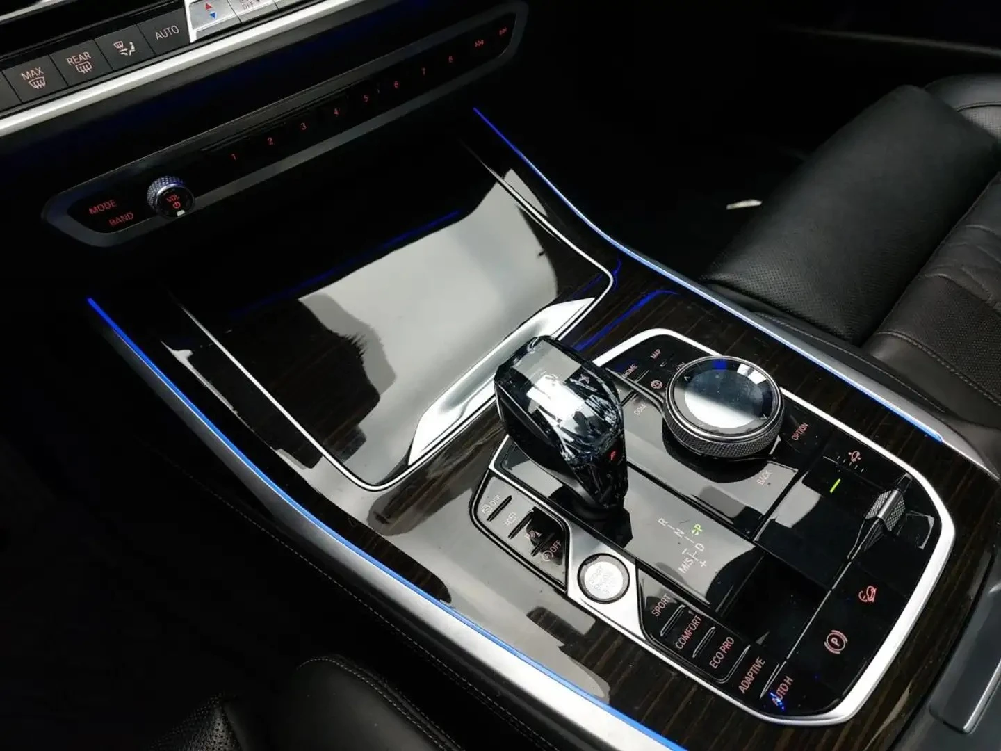 BMW X7 xDrive50i* FULLPPF* Bowers&Wilkins, снимка 11 - Автомобили и джипове - 55848039