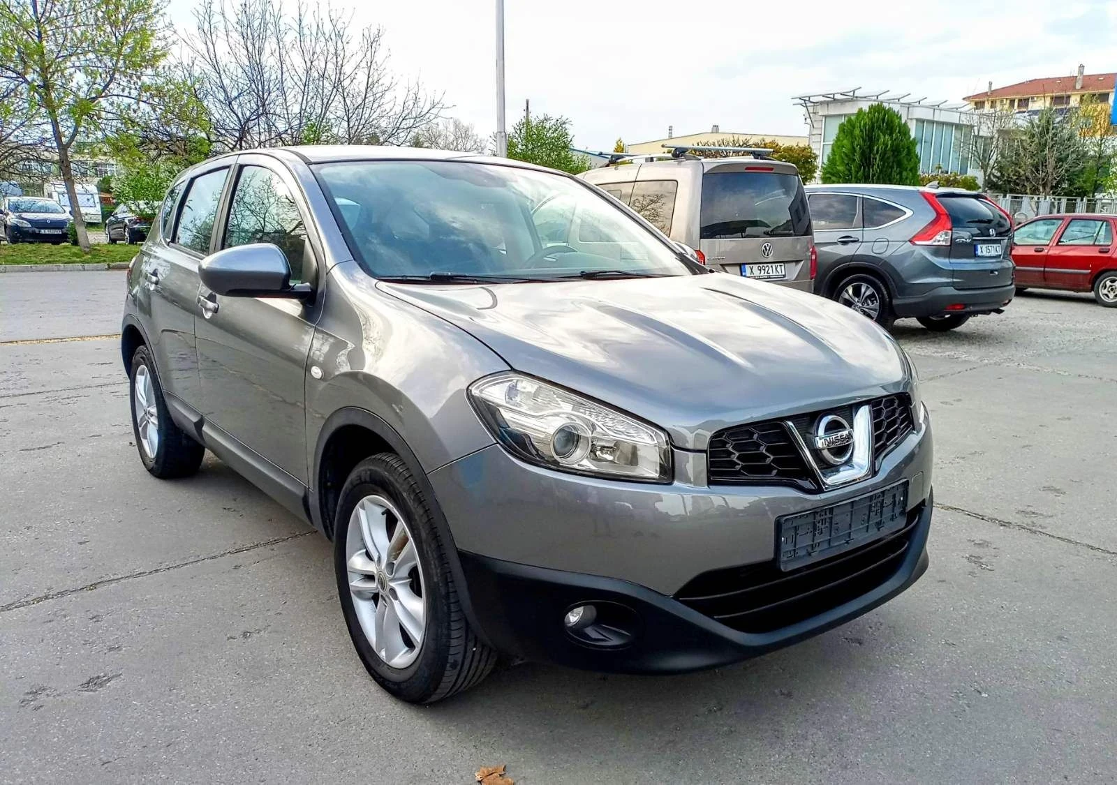 Nissan Qashqai, снимка 2 - Автомобили и джипове - 56131806