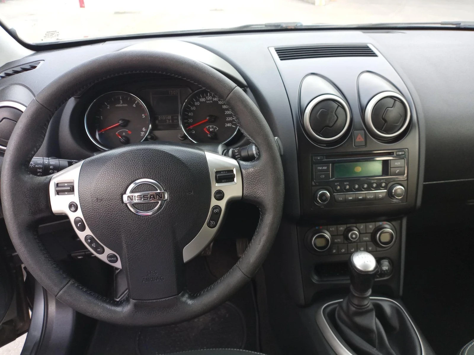 Nissan Qashqai, снимка 6 - Автомобили и джипове - 56131806