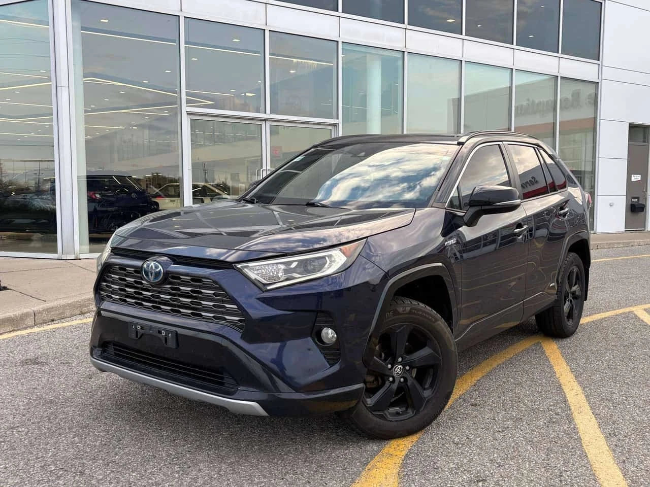 Toyota Rav4 2.5 Hybrid XLE AWD | Sunroof | Heated Seats | 