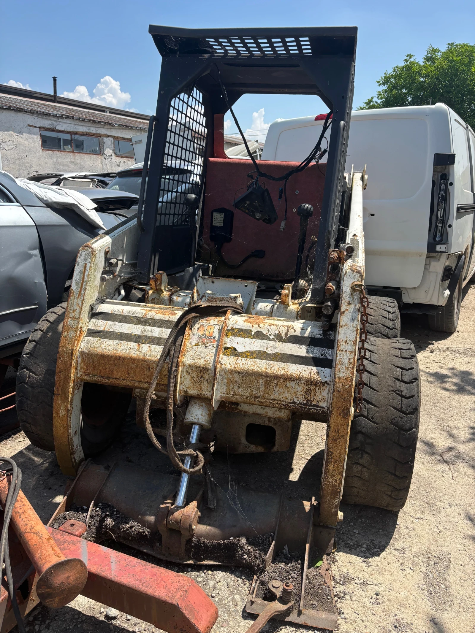 Мини челни товарачи Bobcat 763 - изображение 3