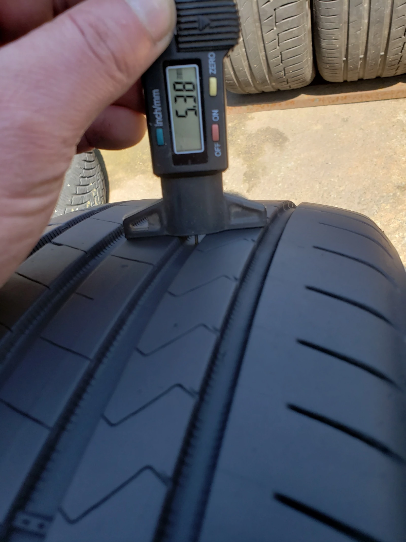 Гуми Летни 215/55R17, снимка 7 - Гуми и джанти - 54105456