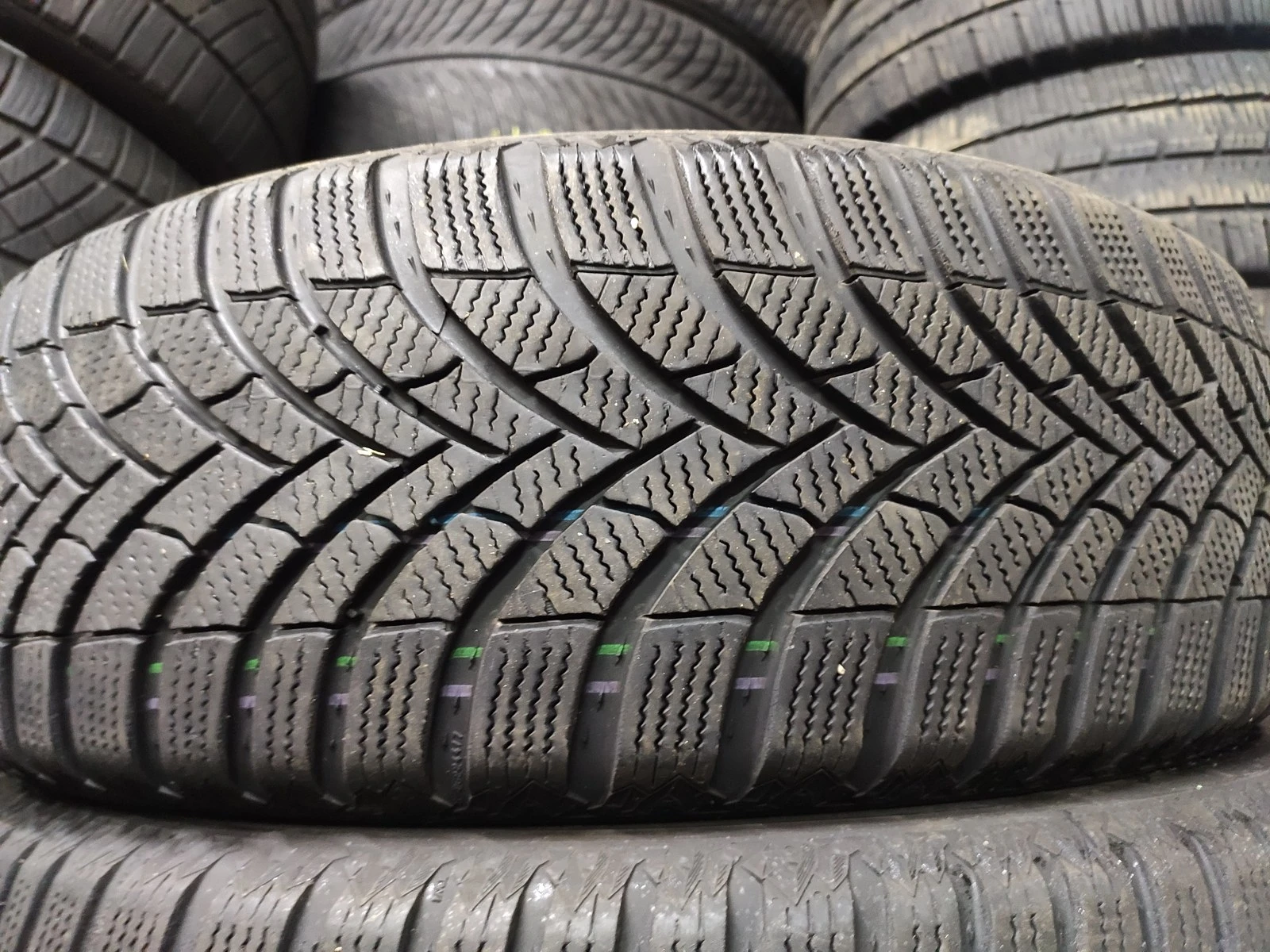 Гуми Зимни 205/60R16
