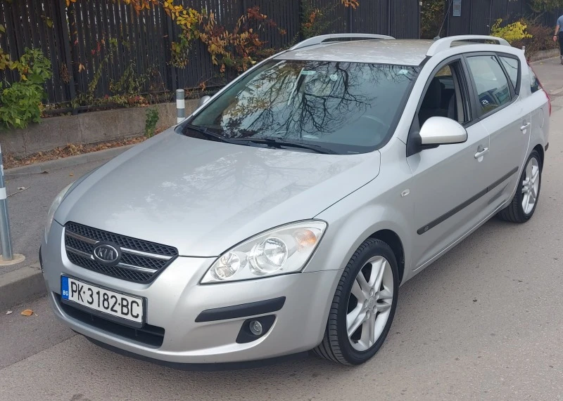 Kia Ceed SW 2.0- Автоматик, Газ, снимка 1 - Автомобили и джипове - 48371939