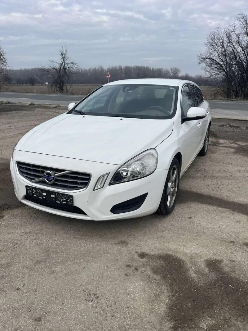 Volvo V60 2.0D, 163 k.c, снимка 2 - Автомобили и джипове - 48784350