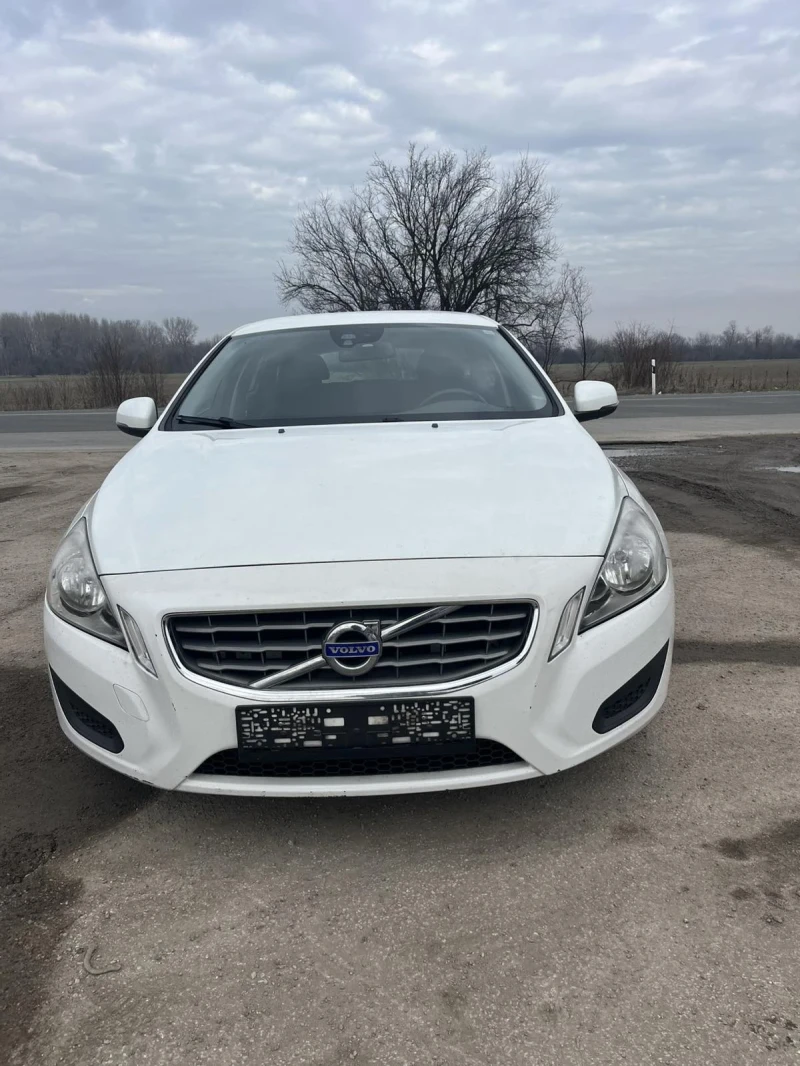 Volvo V60 2.0D, 163 k.c, снимка 3 - Автомобили и джипове - 48784350