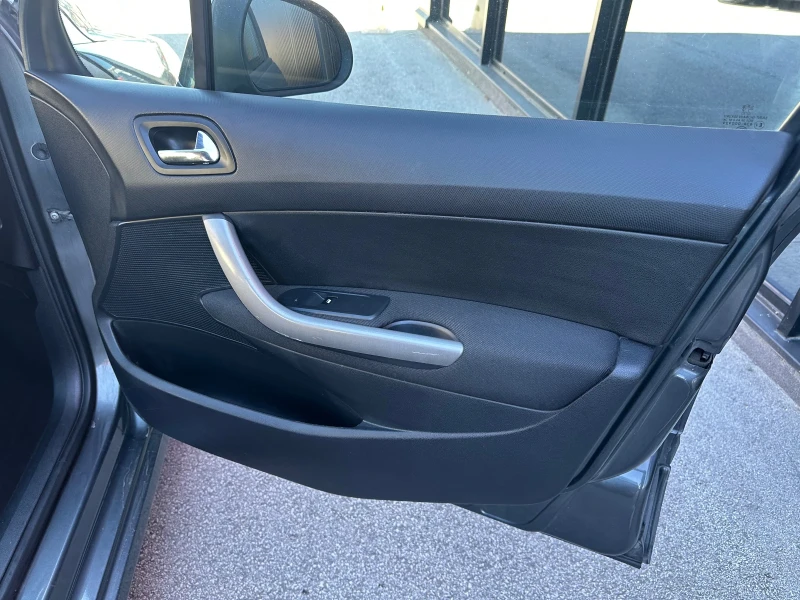 Peugeot 308  1.6HDI, 109к.с, SW, Регистриран, Обслужен, 2к-тГУ, снимка 10 - Автомобили и джипове - 49164646