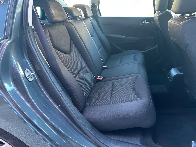 Peugeot 308  1.6HDI, 109к.с, SW, Регистриран, Обслужен, 2к-тГУ, снимка 12 - Автомобили и джипове - 49164646