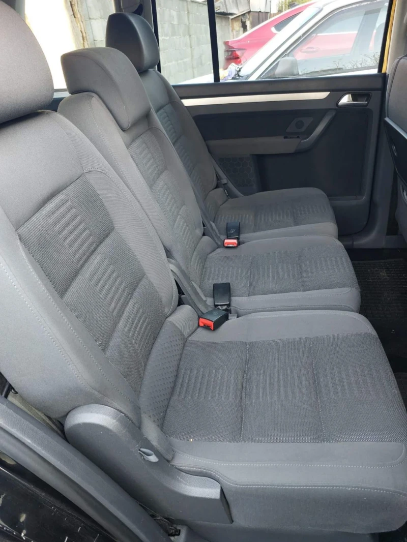 VW Touran, снимка 7 - Автомобили и джипове - 49213813