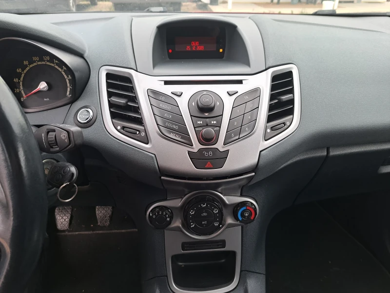 Ford Fiesta 1.4/90кс/газ, снимка 10 - Автомобили и джипове - 50345606