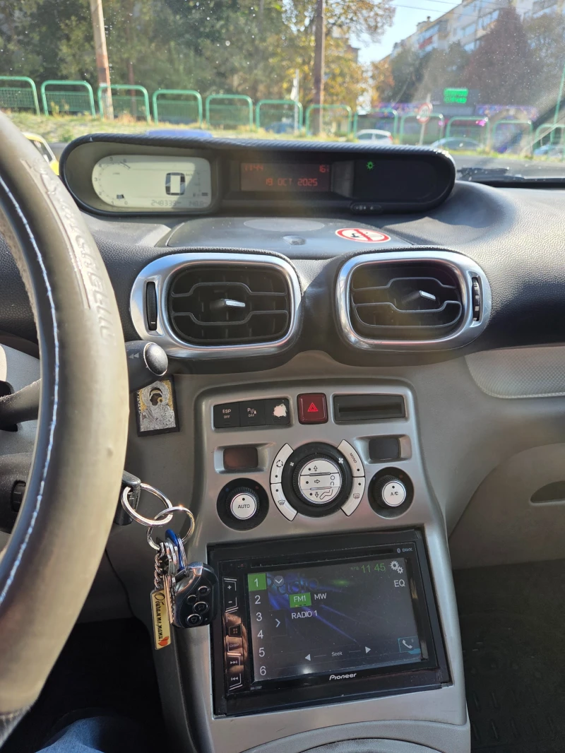 Citroen C3 Picasso, снимка 6 - Автомобили и джипове - 52135588