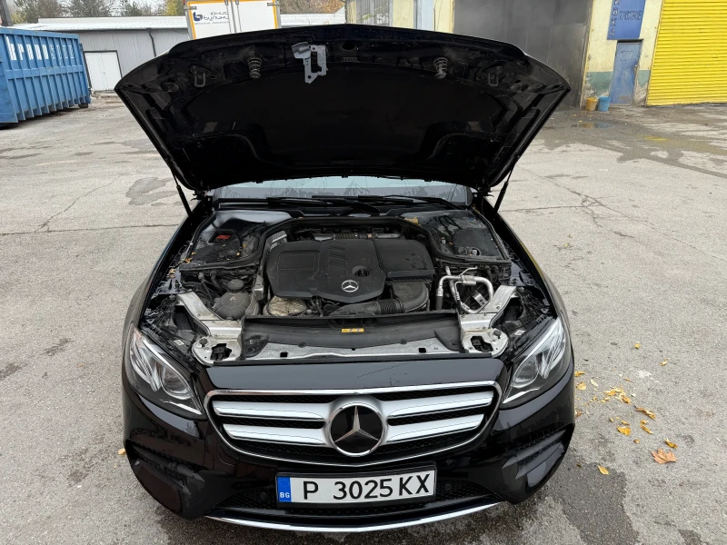 Mercedes-Benz E 220 AMG line, снимка 2 - Автомобили и джипове - 52430734