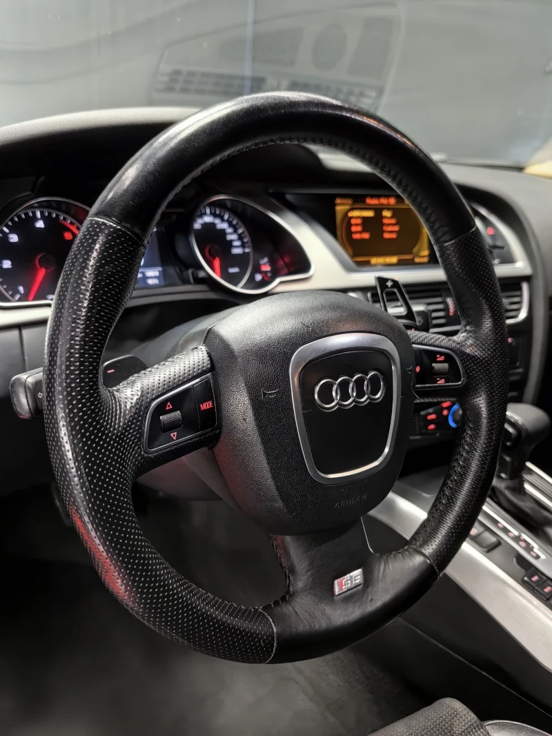 Audi A5 2.7TDI* S-LINE* ТЕМПОМАТ* F1* PARK* BLACK EDITION, снимка 12 - Автомобили и джипове - 53456039