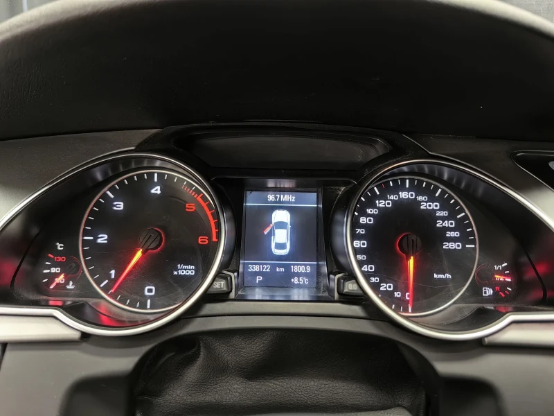 Audi A5 2.7TDI* S-LINE* ТЕМПОМАТ* F1* PARK* BLACK EDITION, снимка 8 - Автомобили и джипове - 53456039