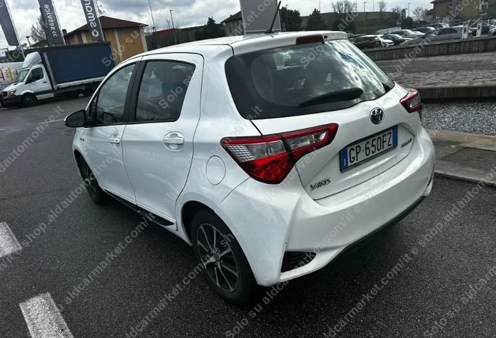 Toyota Yaris 1.5 HYBRID CTIVE, снимка 15 - Автомобили и джипове - 49588908