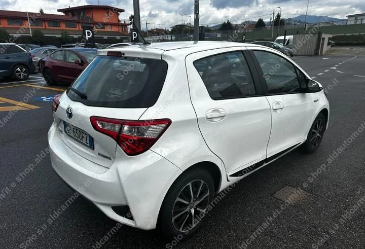 Toyota Yaris 1.5 HYBRID CTIVE, снимка 16 - Автомобили и джипове - 49588908