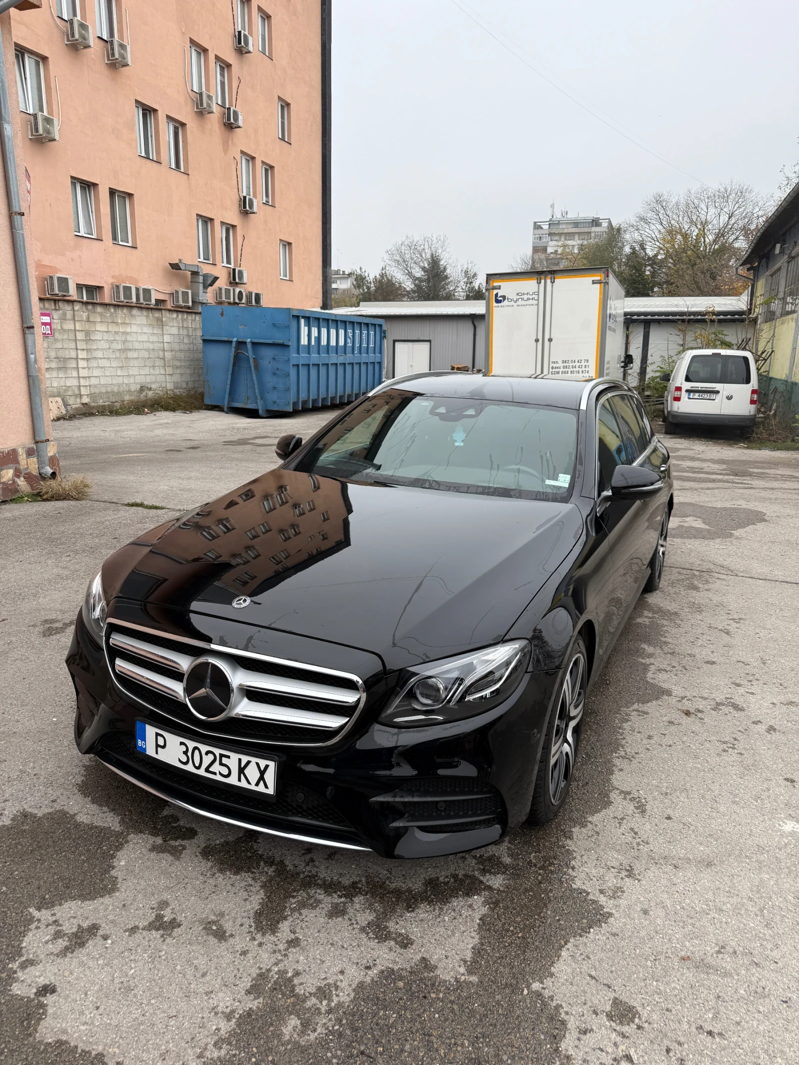Mercedes-Benz E 220 AMG line, снимка 1
