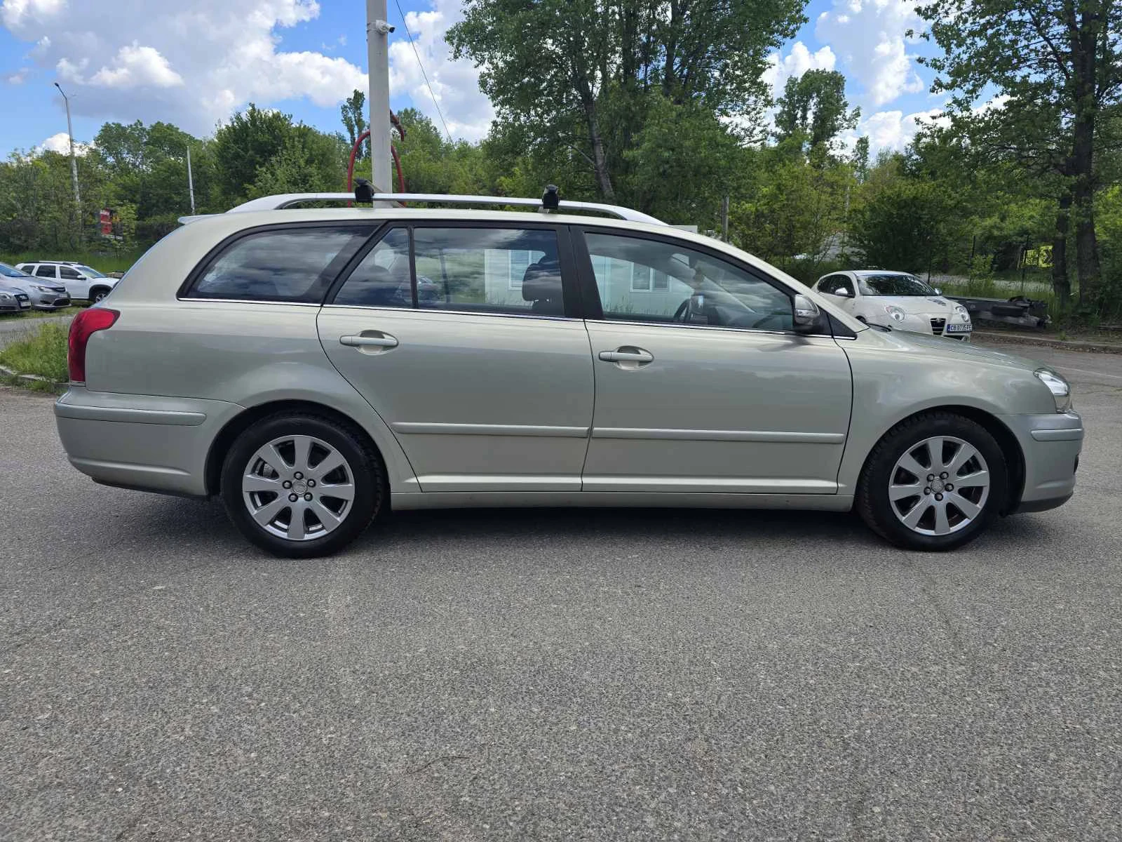 Toyota Avensis 1.8 Sol Facelift - изображение 8