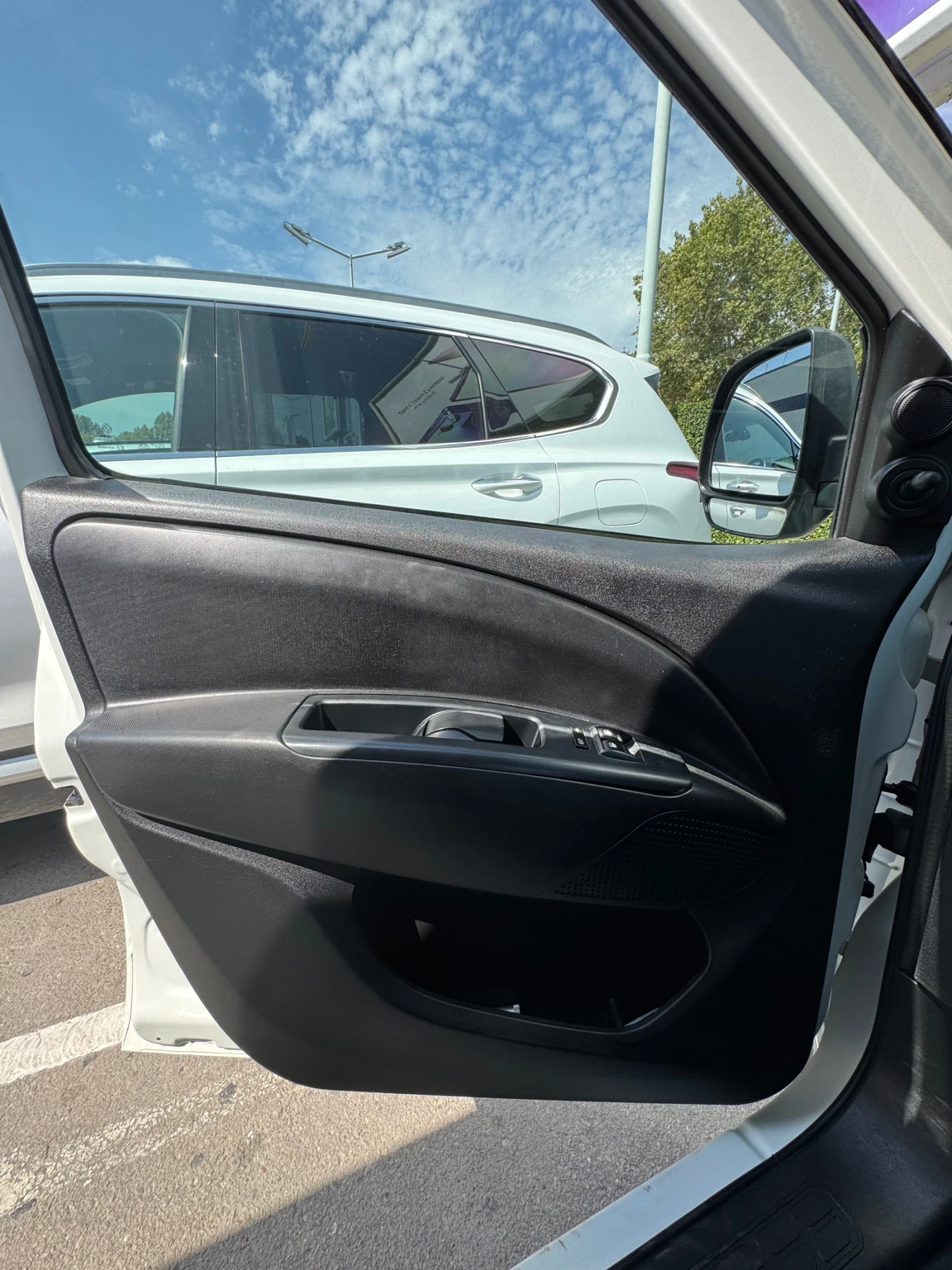 Opel Combo 1.3 90 к.с. ПЕРФЕКТЕН, КЛИМАТИК, КАМЕРА - изображение 8