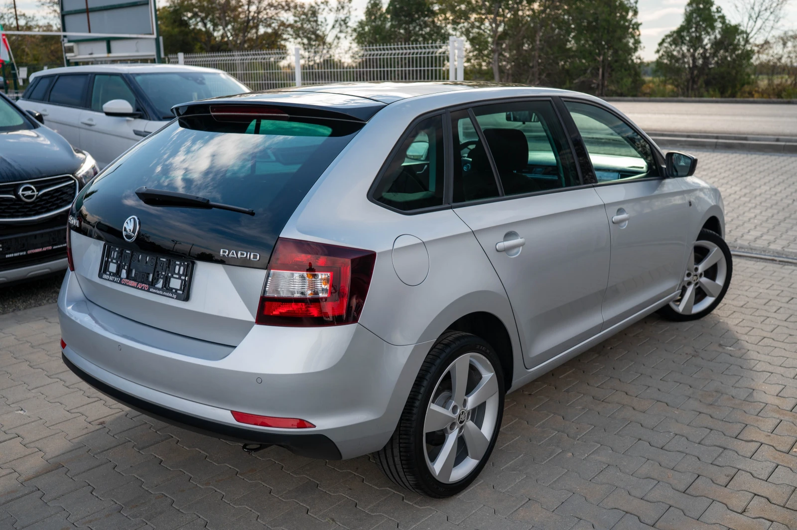Skoda Rapid Бензин* панорама* ЕВРО5 - изображение 7