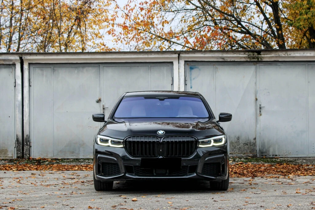 BMW 740 M-Sport xDrive - изображение 2