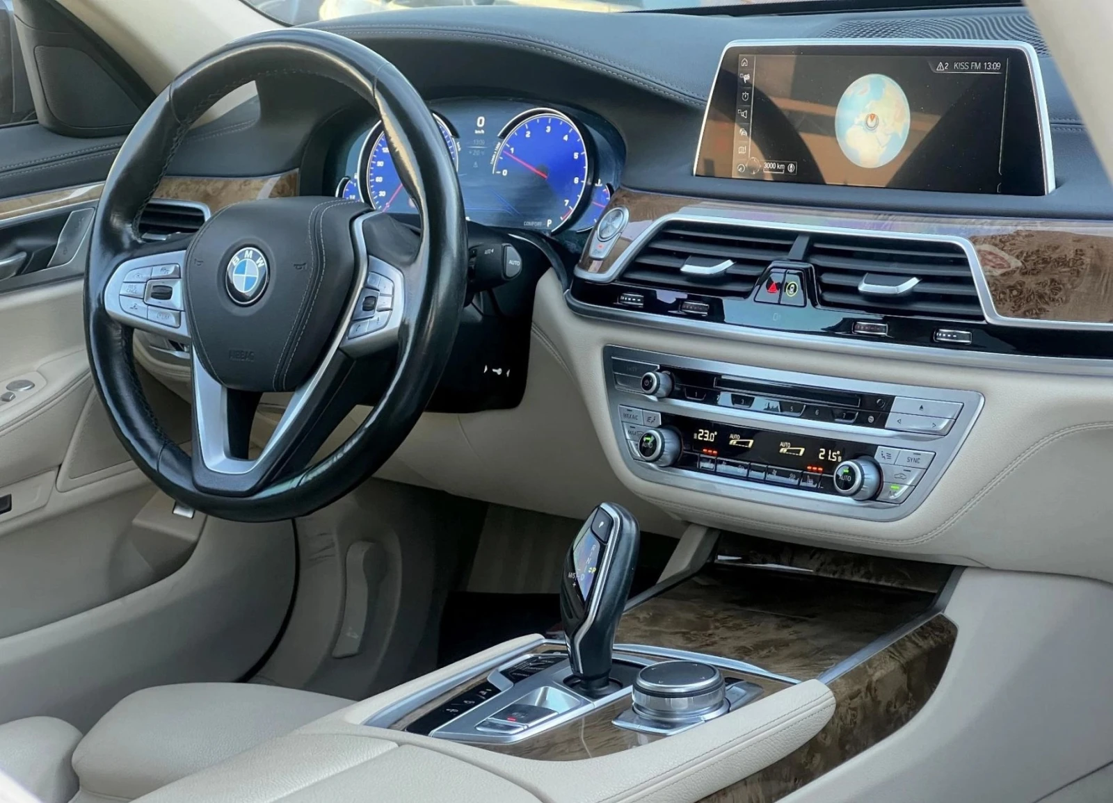 BMW 750 xDrive - изображение 7