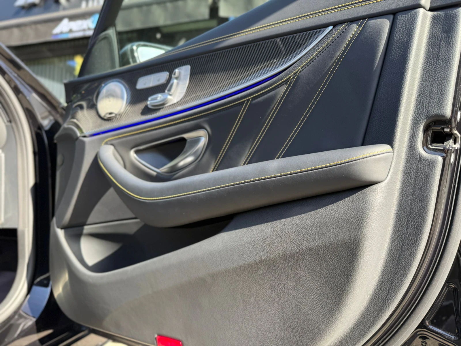 Mercedes-Benz E 63 AMG E63S/4MATIC+ /CARBON/CERAMIC, снимка 11 - Автомобили и джипове - 53797906