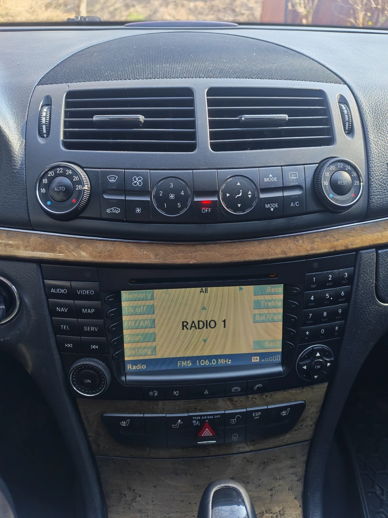 Mercedes-Benz E 350, снимка 15 - Автомобили и джипове - 53848874