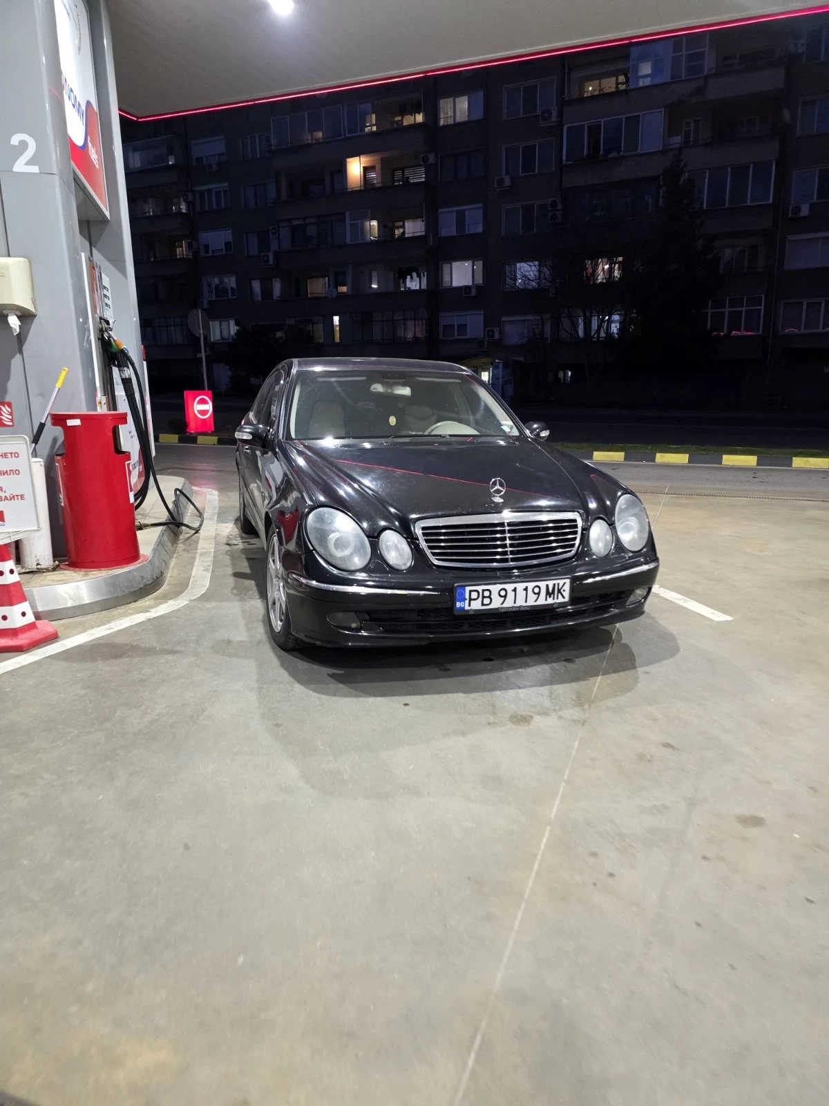 Mercedes-Benz E 270, снимка 11 - Автомобили и джипове - 54138772