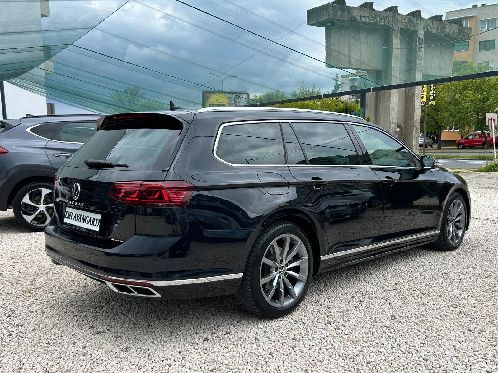 VW Passat R LINE 2.0 TDI DSG 4MOTION, снимка 6 - Автомобили и джипове - 54379548