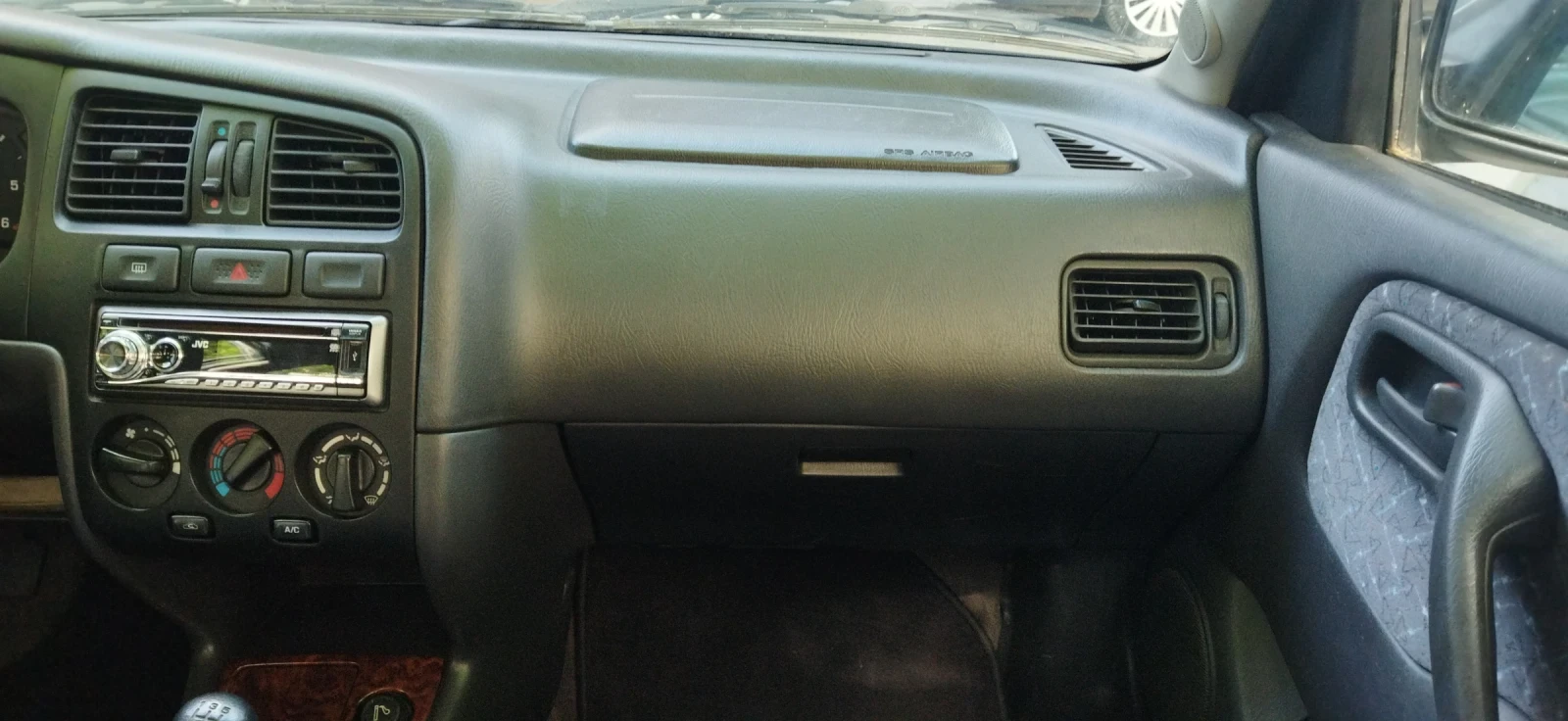 Nissan Primera 2.0 CD, снимка 11 - Автомобили и джипове - 54491189