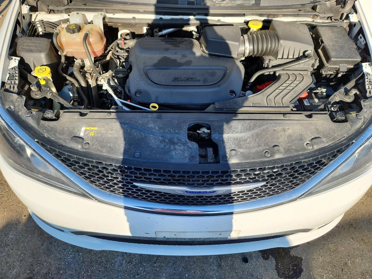 Chrysler Pacifica LIMITED| ОПЦИЯ ЗА ЛИЗИНГ, снимка 12 - Автомобили и джипове - 54519415