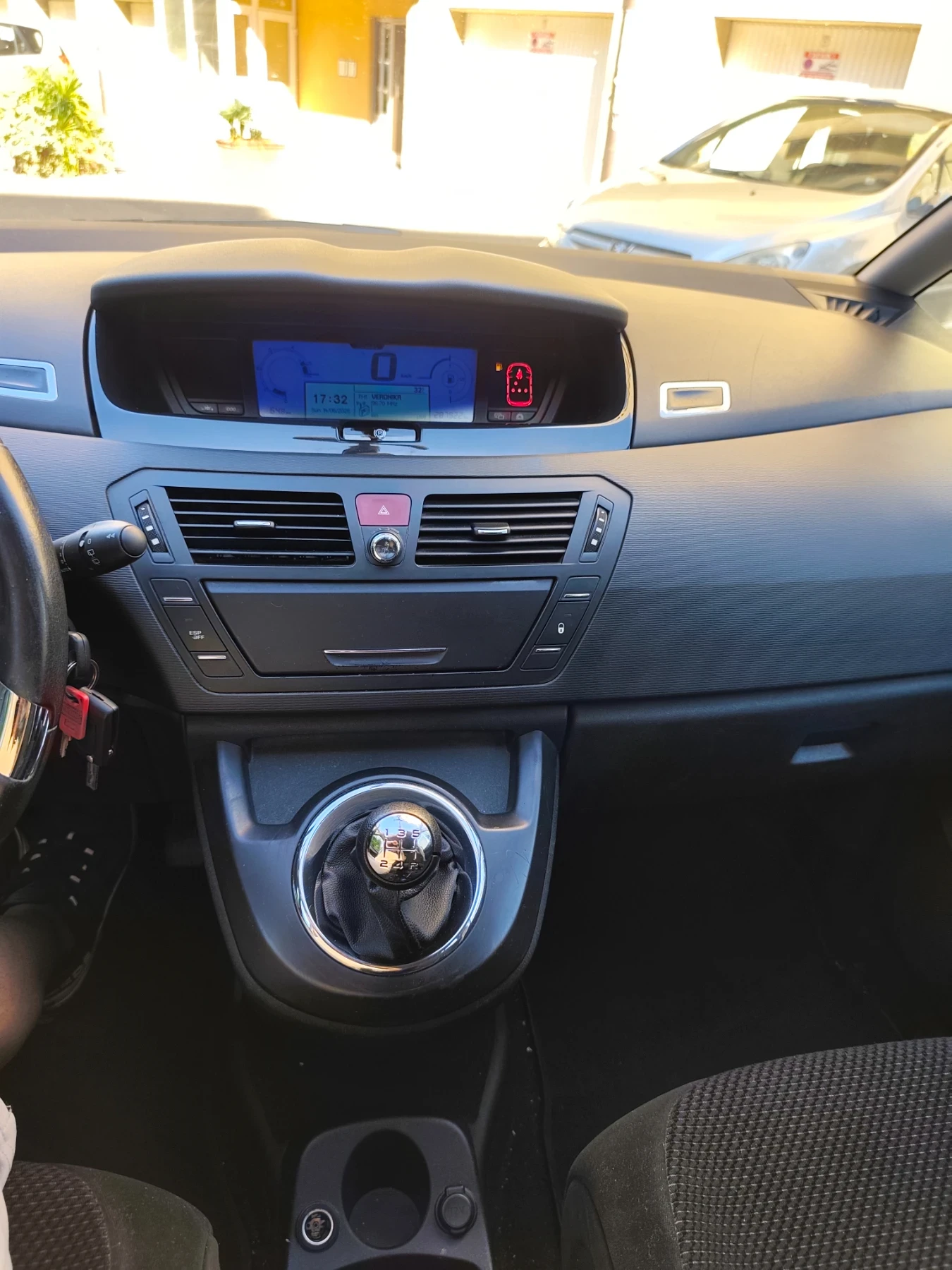 Citroen C4 1.6 HDI * КЛИМАТРОНИК* ТОП!, снимка 14 - Автомобили и джипове - 54904053