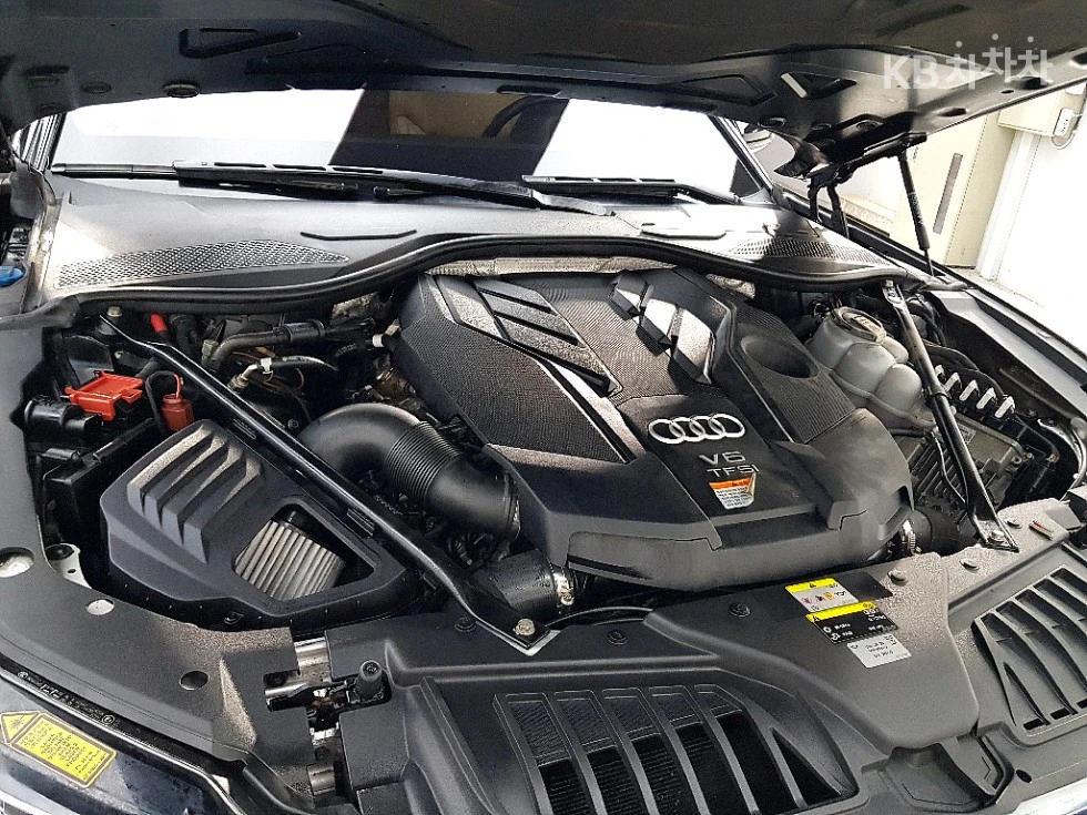 Audi A8 LWB 55TFSI HEAD UP 360CAM Bang & Olufsen EKPAHИ , снимка 5 - Автомобили и джипове - 55514099